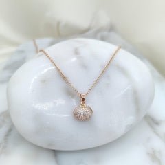 Elegant Pearl Shell Pendant Necklace – Gold Finish