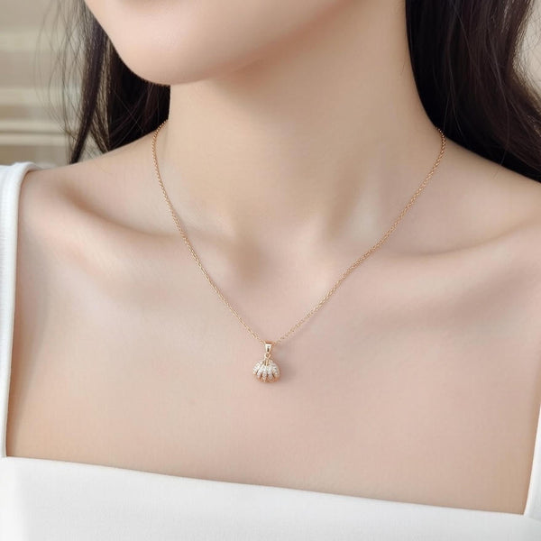 Seashell pearl pendant chain