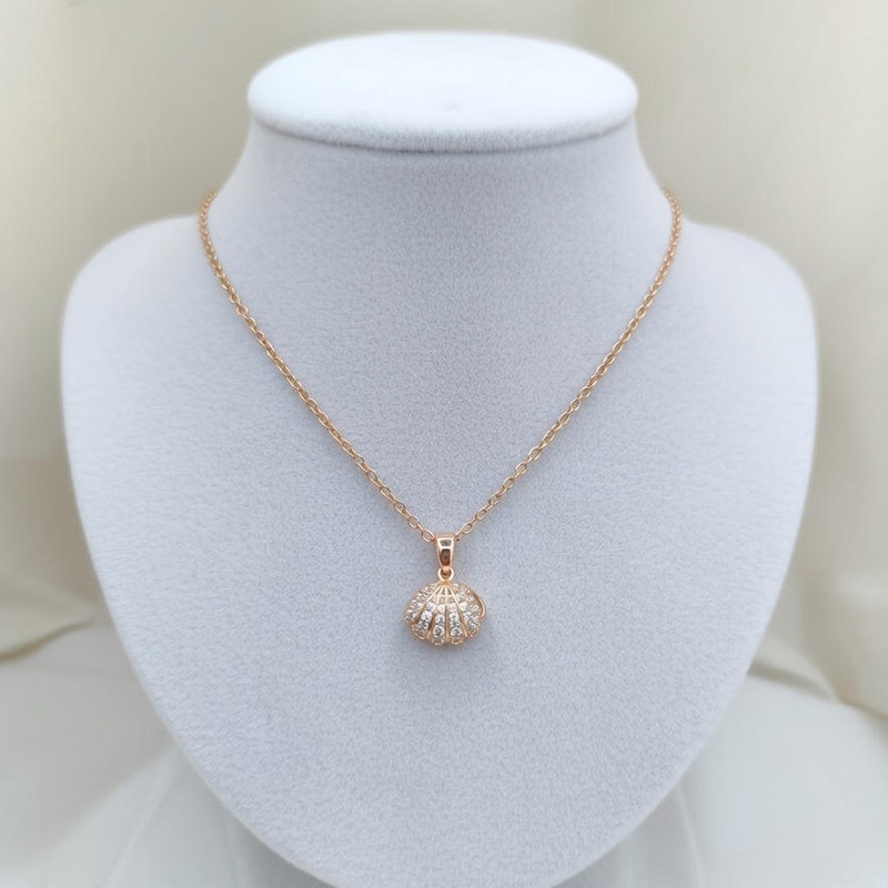 Seashell pearl pendant chain
