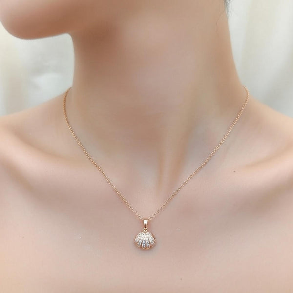 Seashell pearl pendant chain